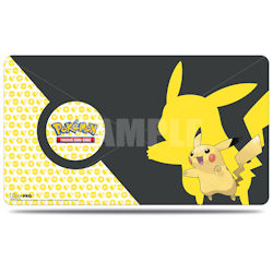 UPPMPOPI19-PLAY MAT POKEMON PIKACHU